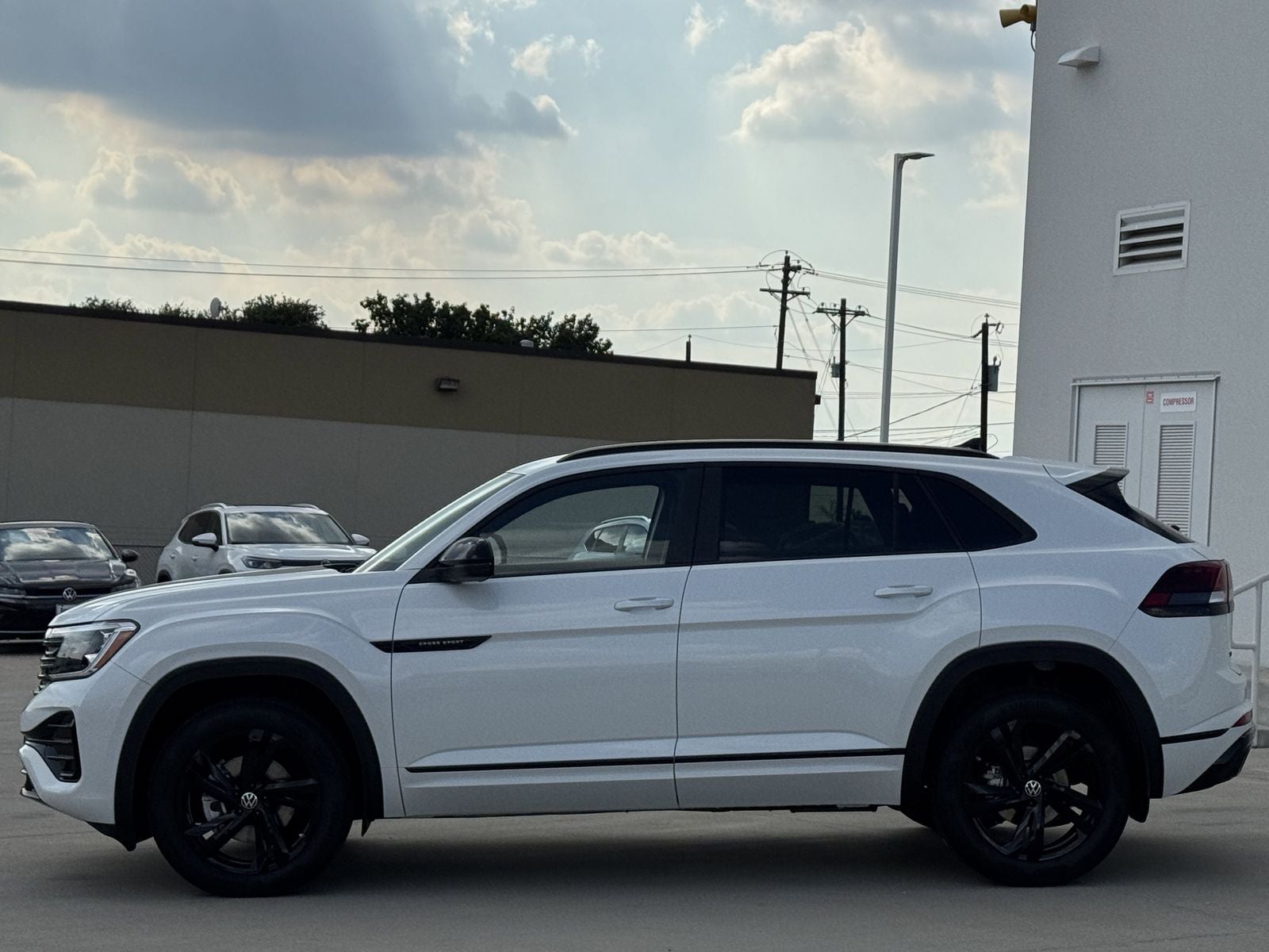 2026 Volkswagen Atlas Cross Sport 2.0T SEL R-Line Black