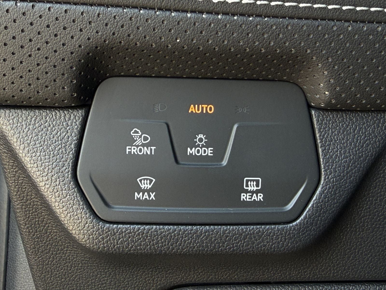 2026 Volkswagen Atlas Cross Sport 2.0T SEL