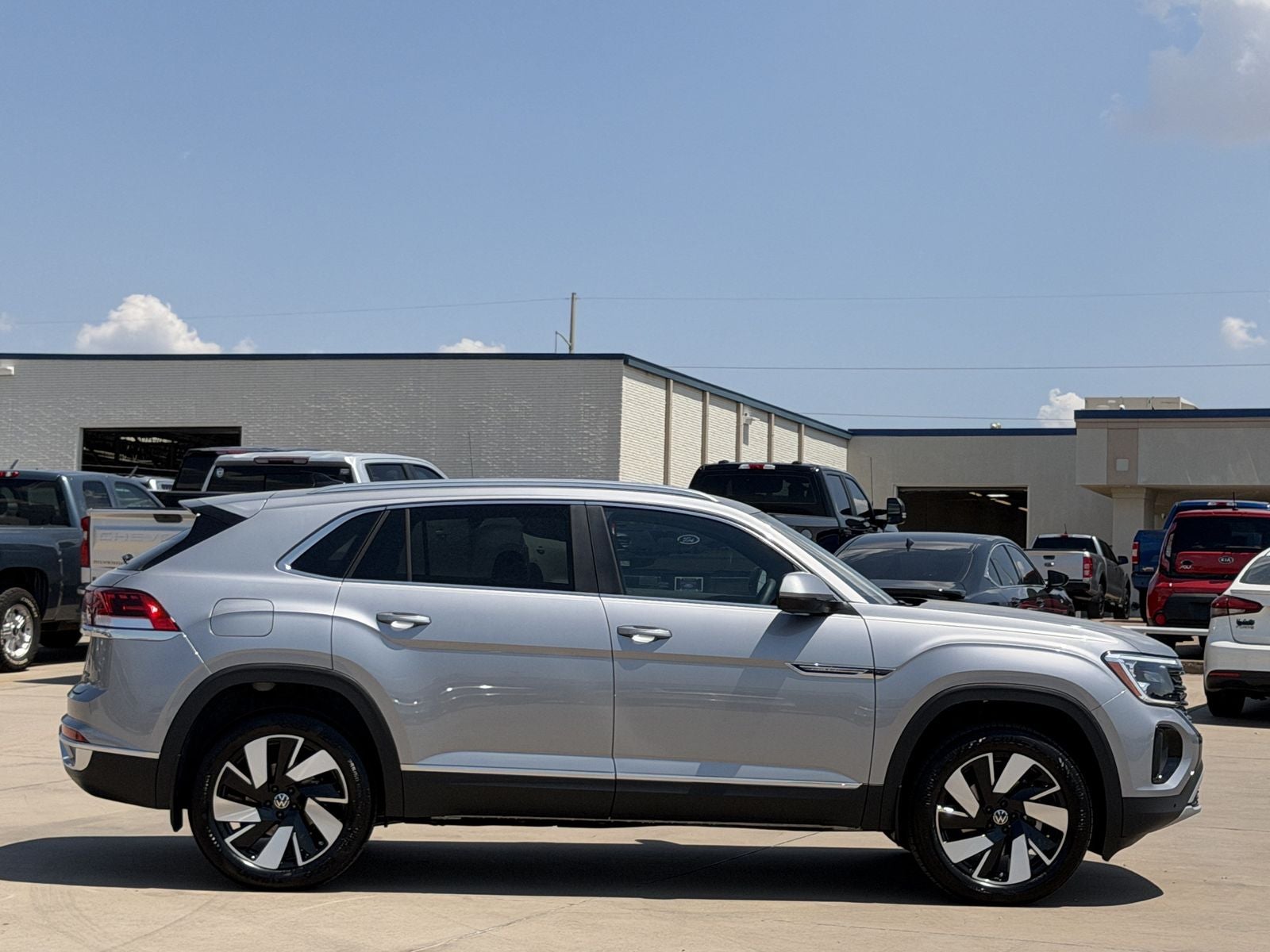 2026 Volkswagen Atlas Cross Sport 2.0T SEL
