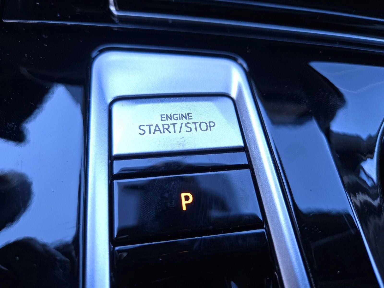 2025 Volkswagen Atlas Cross Sport 2.0T SEL