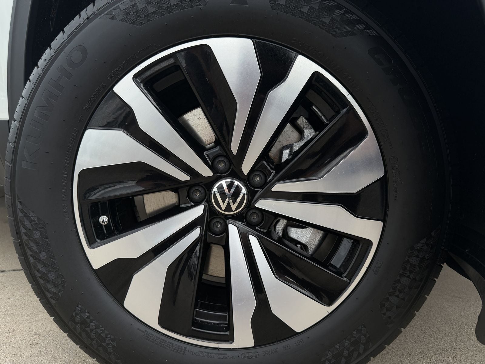 2026 Volkswagen Atlas 2.0T SE