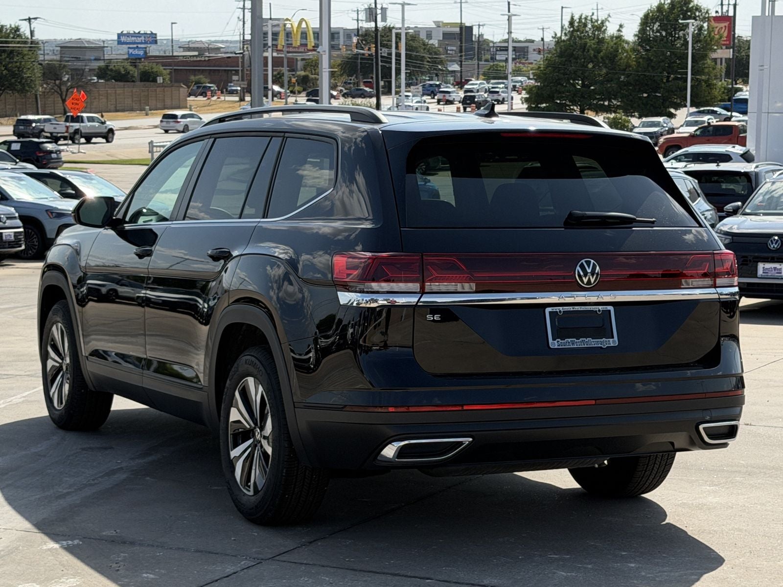 2026 Volkswagen Atlas 2.0T SE