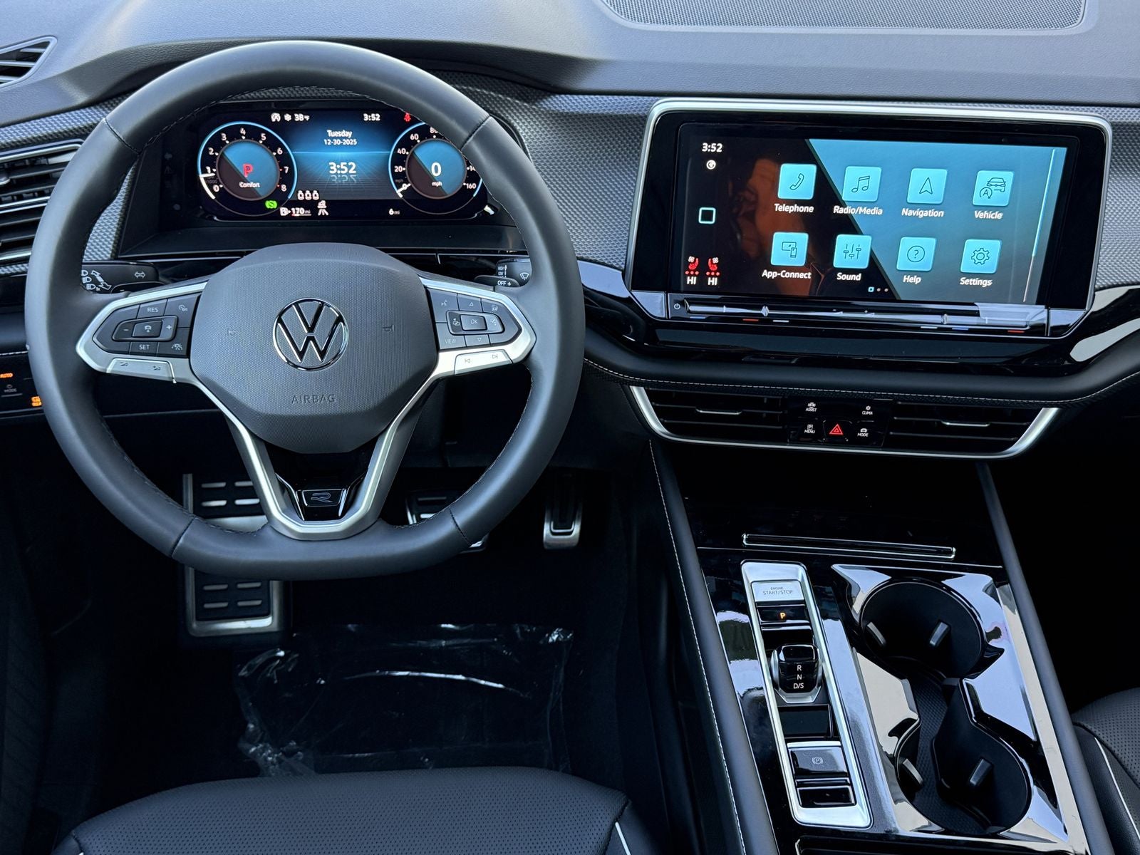 2026 Volkswagen Atlas Cross Sport 2.0T SEL Premium R-Line