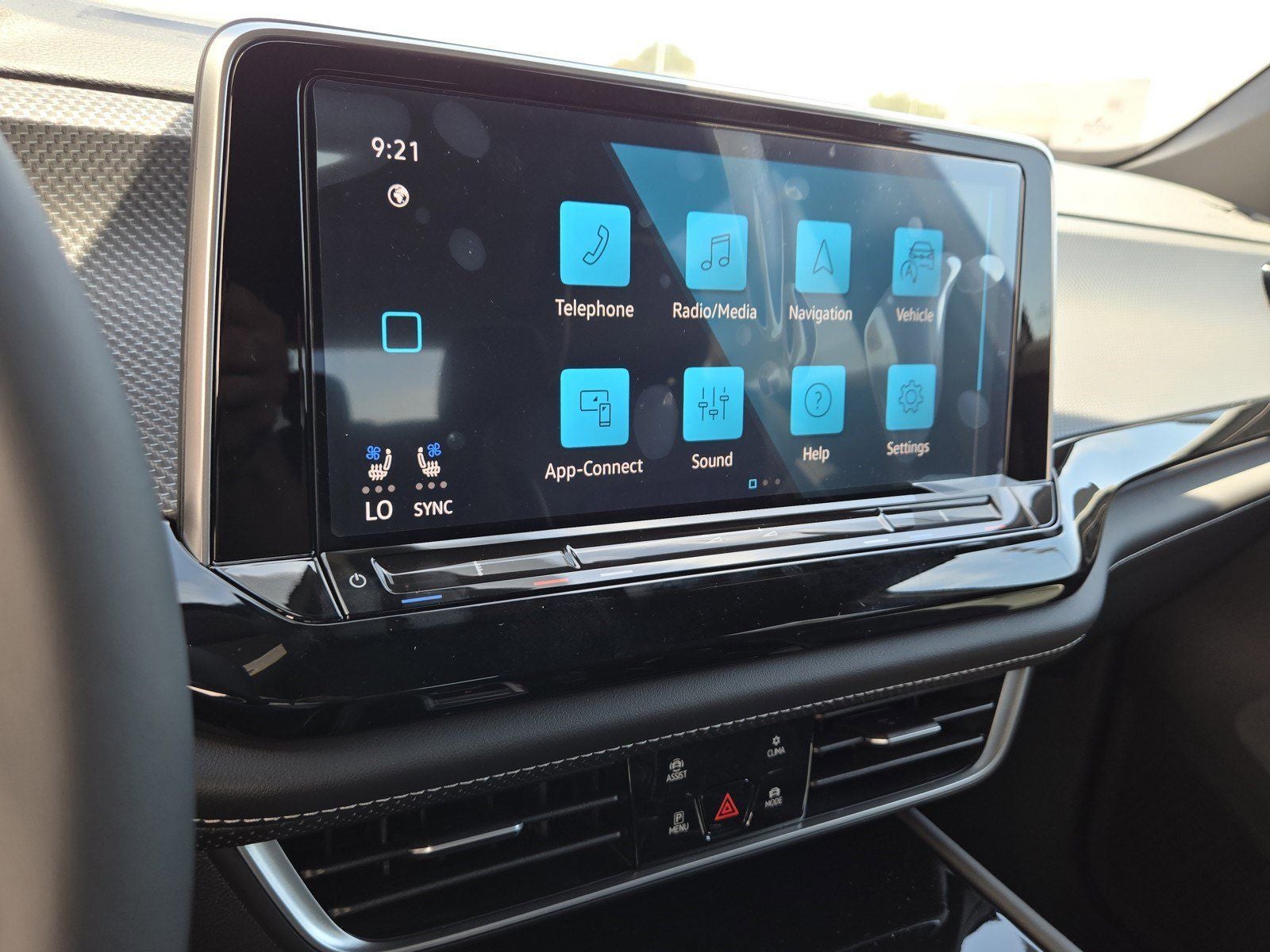 2024 Volkswagen Atlas Cross Sport 2.0T SEL Premium R-Line