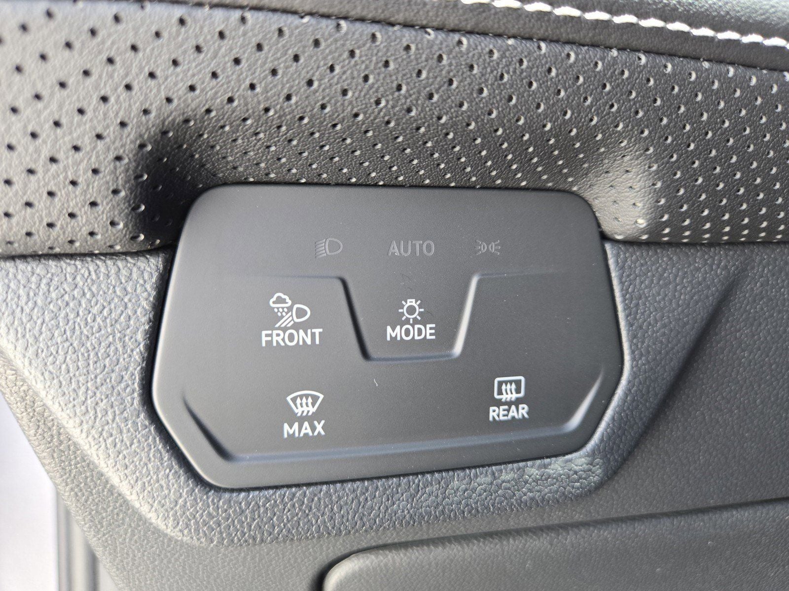 2024 Volkswagen Atlas Cross Sport 2.0T SEL Premium R-Line