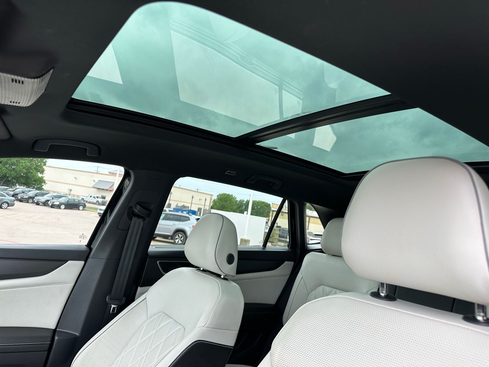 2024 Volkswagen Atlas Cross Sport 2.0T SEL Premium R-Line