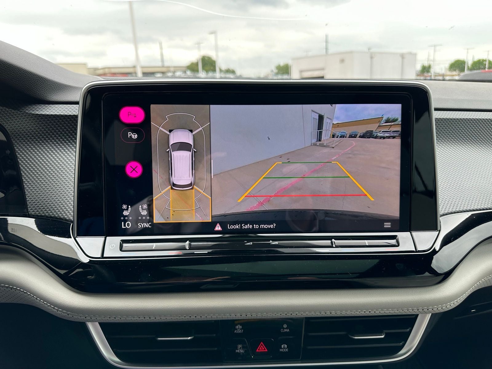 2024 Volkswagen Atlas Cross Sport 2.0T SEL Premium R-Line