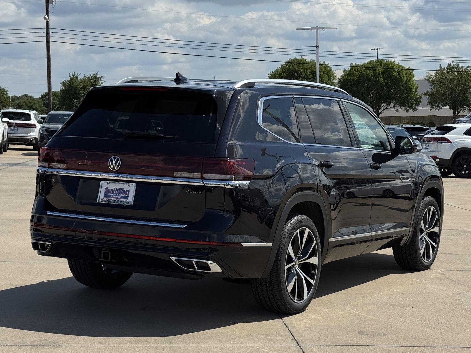 2026 Volkswagen Atlas 2.0T SEL Premium R-Line