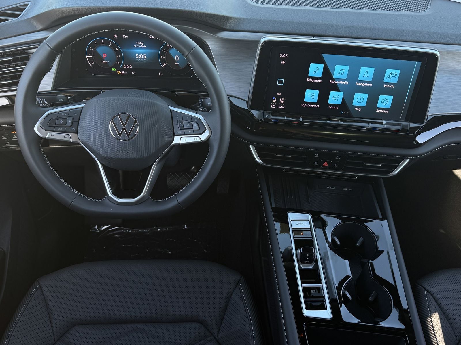 2026 Volkswagen Atlas Cross Sport 2.0T SE W/TECHNOLOGY