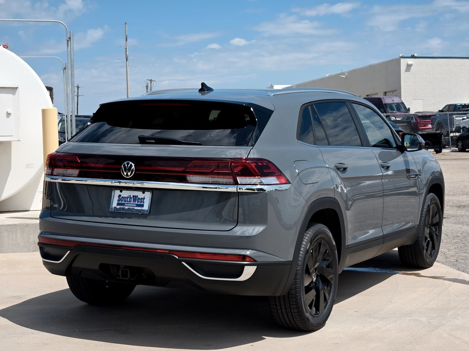 2026 Volkswagen Atlas Cross Sport 2.0T SE w/Technology