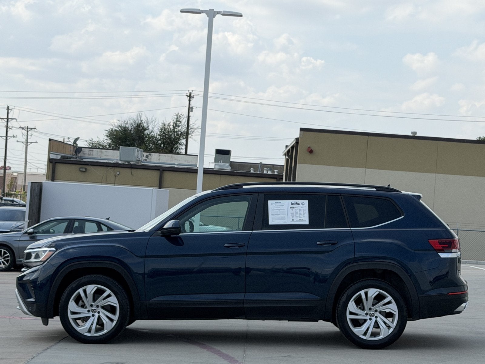 2023 Volkswagen Atlas 3.6L V6 SE w/Technology