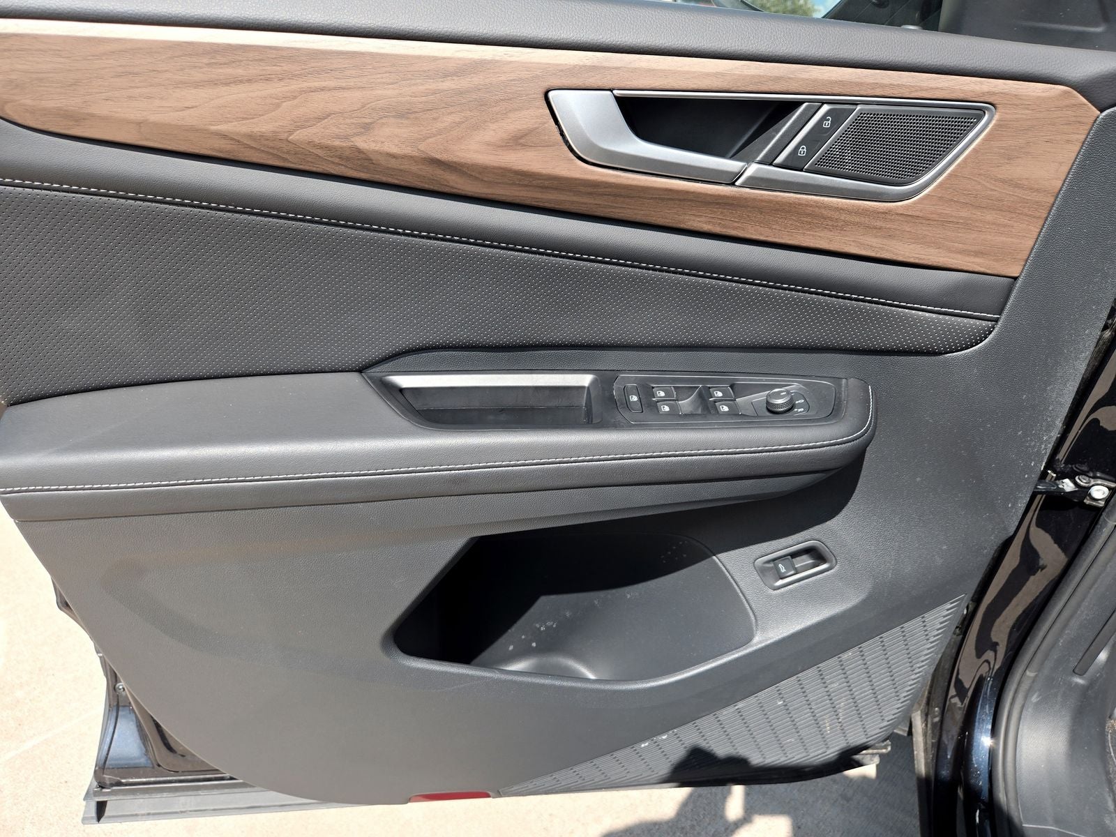 2024 Volkswagen Atlas 2.0T SE w/ Technology