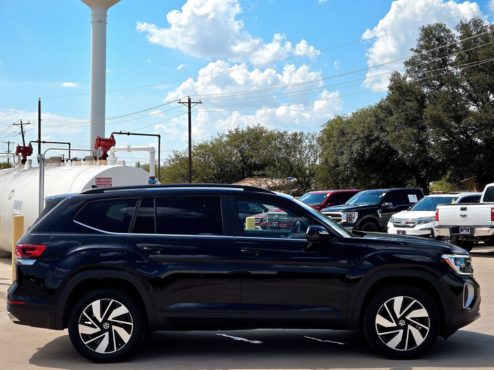 2024 Volkswagen Atlas 2.0T SE w/ Technology