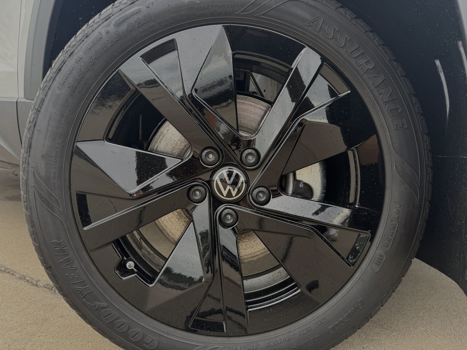 2026 Volkswagen Taos 1.5T SE Black
