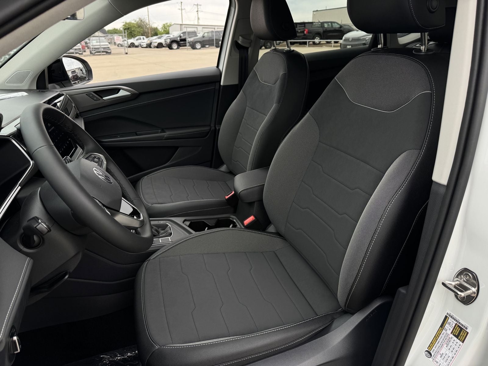 2026 Volkswagen Taos 1.5T SE Black