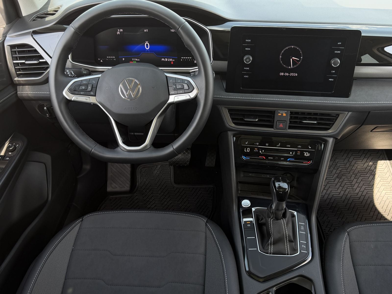 2026 Volkswagen Taos 1.5T SE Black