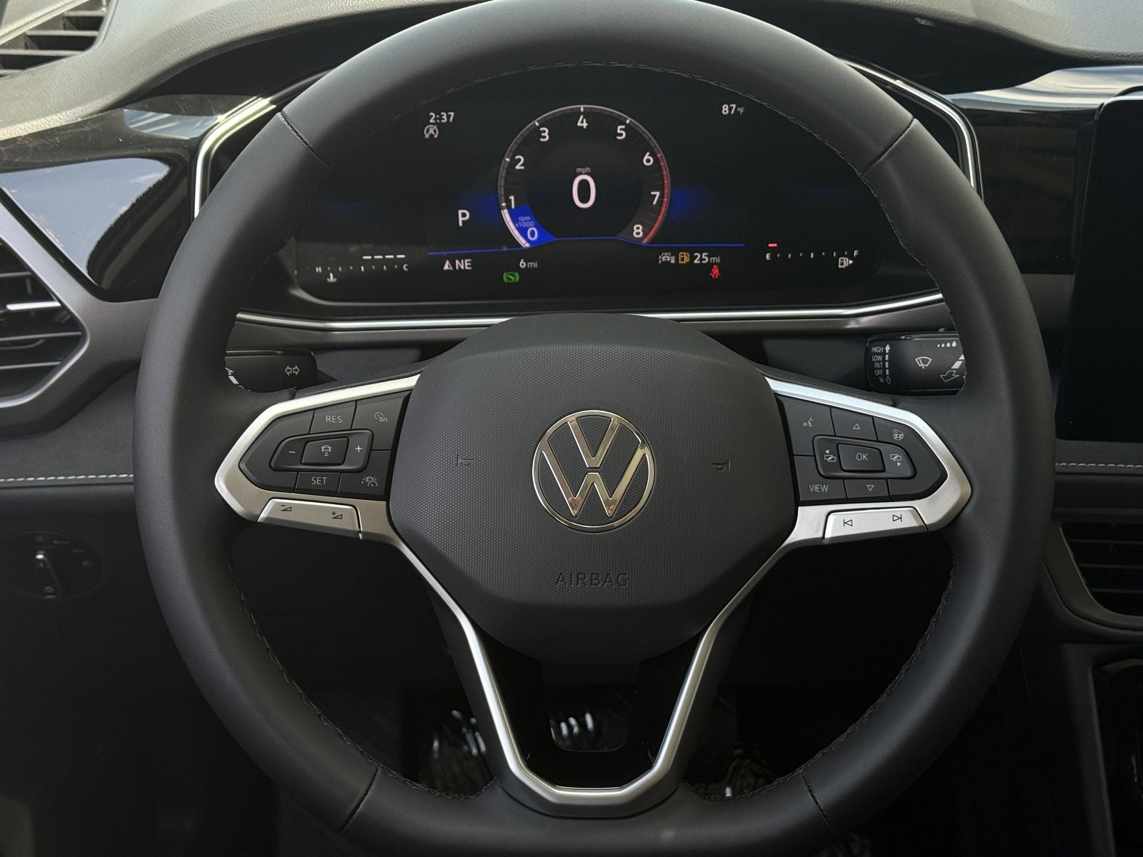 2026 Volkswagen Taos 1.5T SE Black