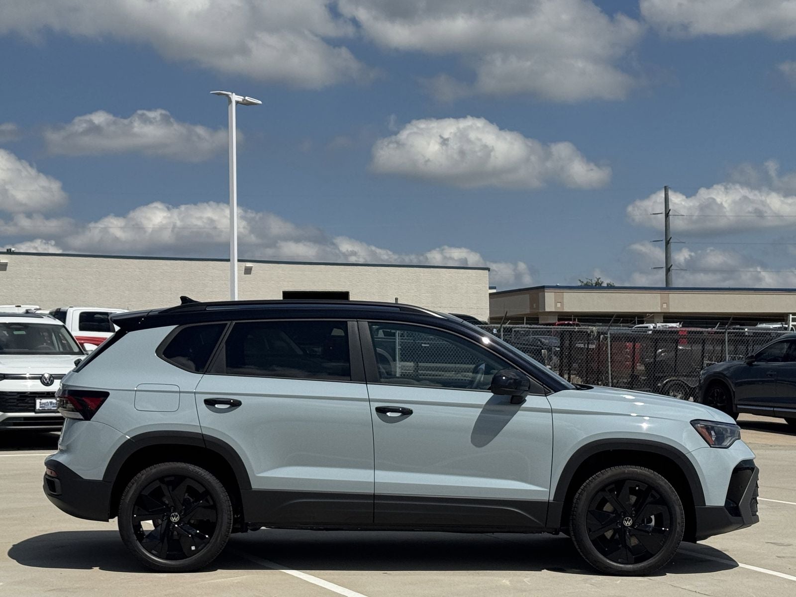 2026 Volkswagen Taos 1.5T SE Black