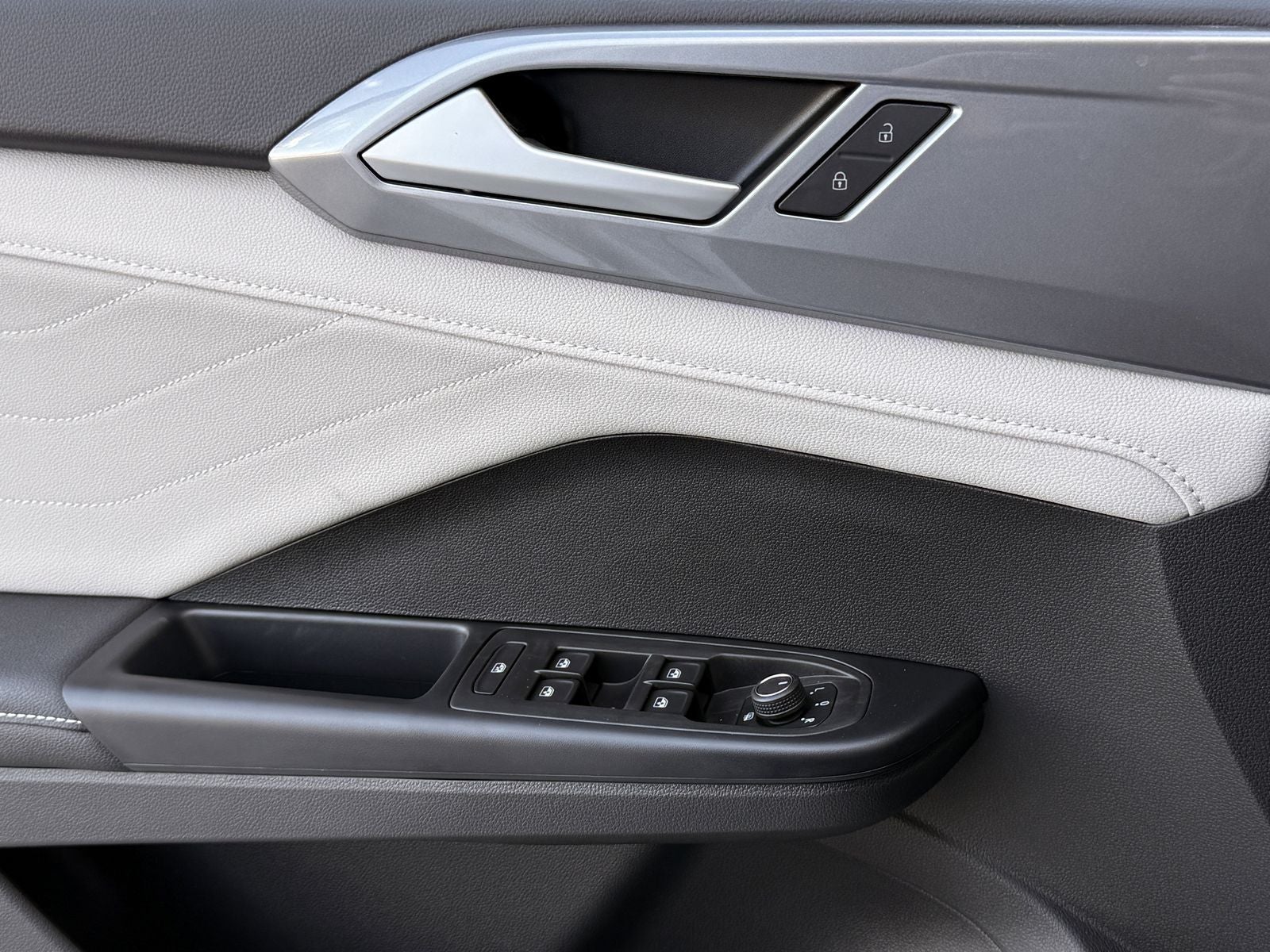 2026 Volkswagen Taos 1.5T SEL