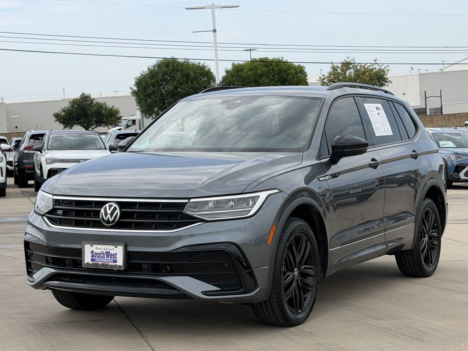 2022 Volkswagen Tiguan 2.0T SE R-Line Black