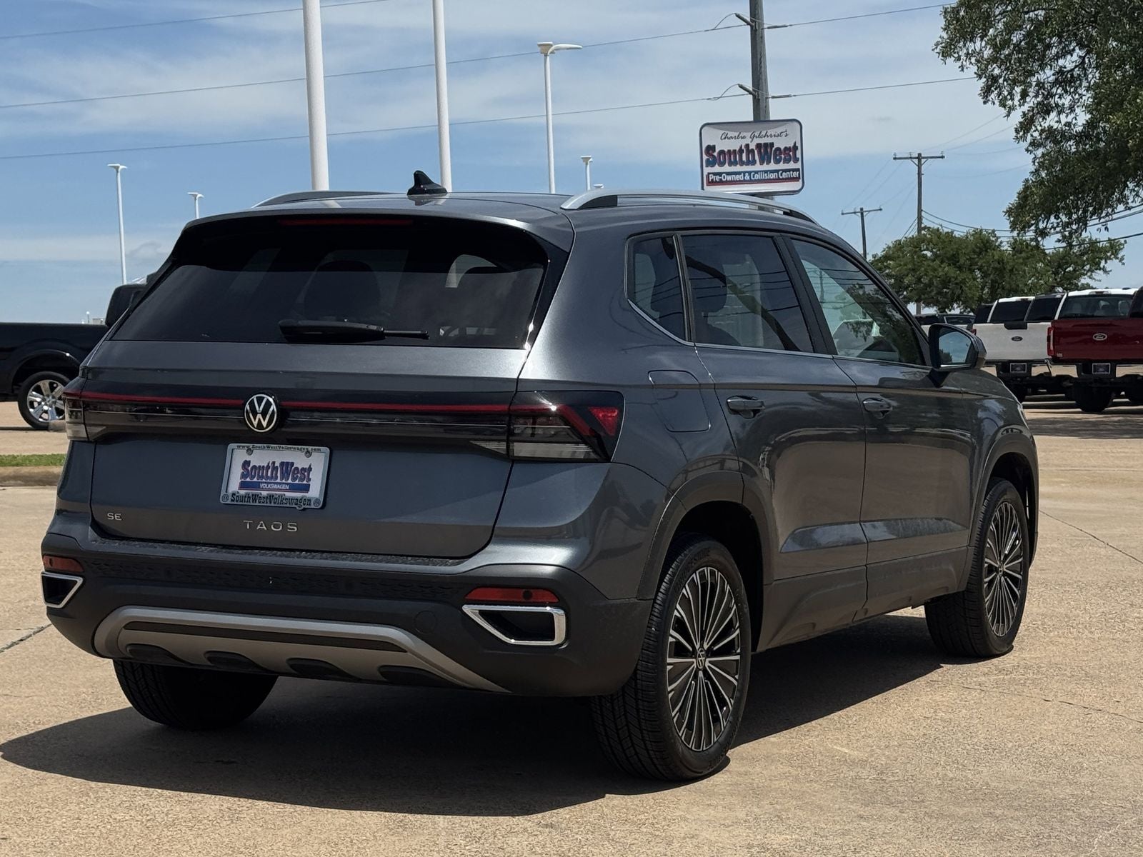 2025 Volkswagen Taos 1.5T SE