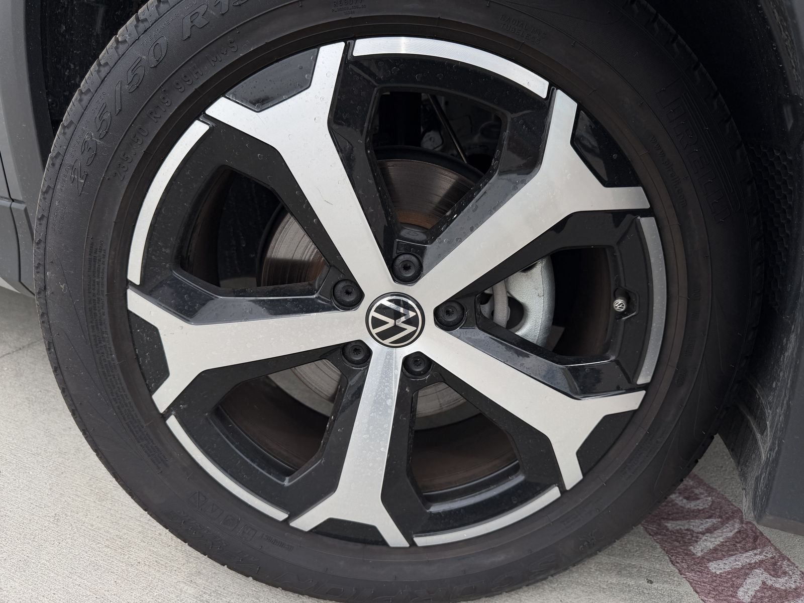 2025 Volkswagen Tiguan 2.0T SE