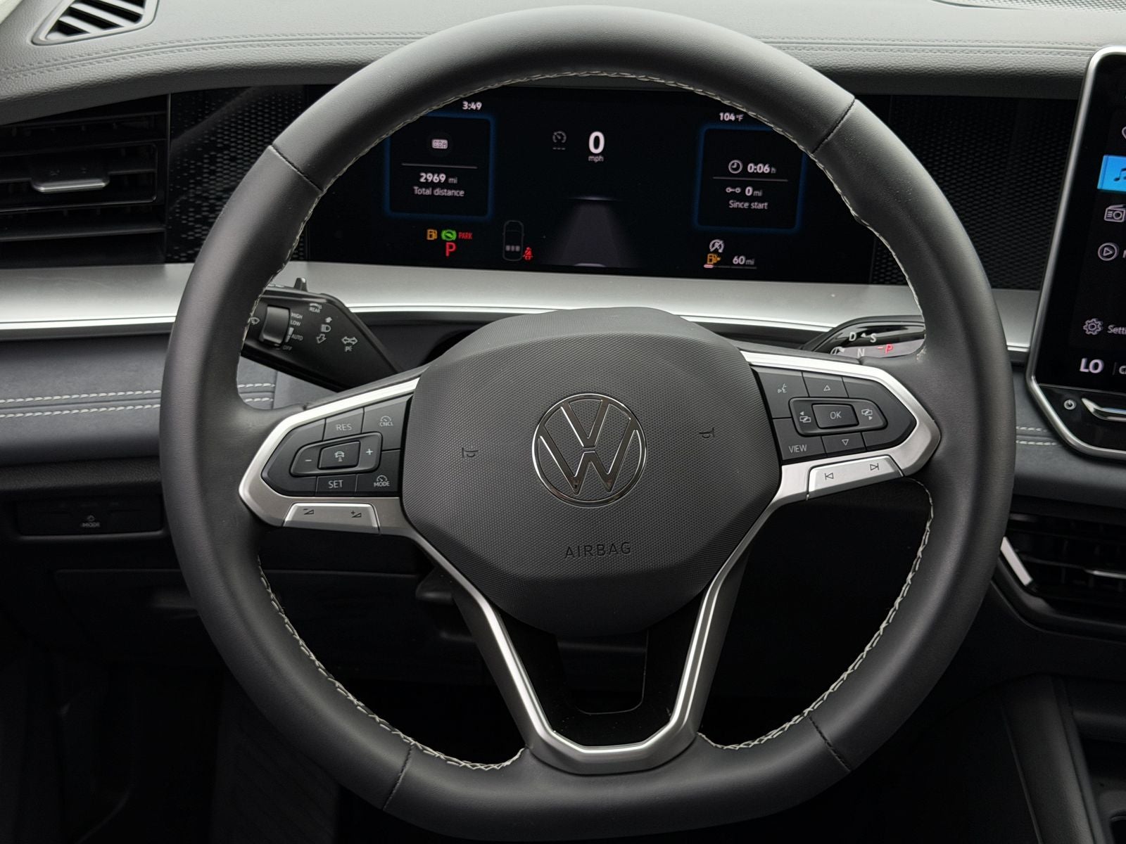 2025 Volkswagen Tiguan 2.0T SE