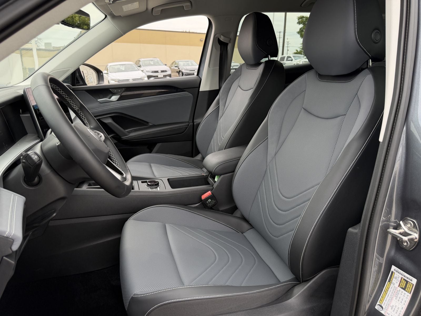 2025 Volkswagen Tiguan 2.0T SE