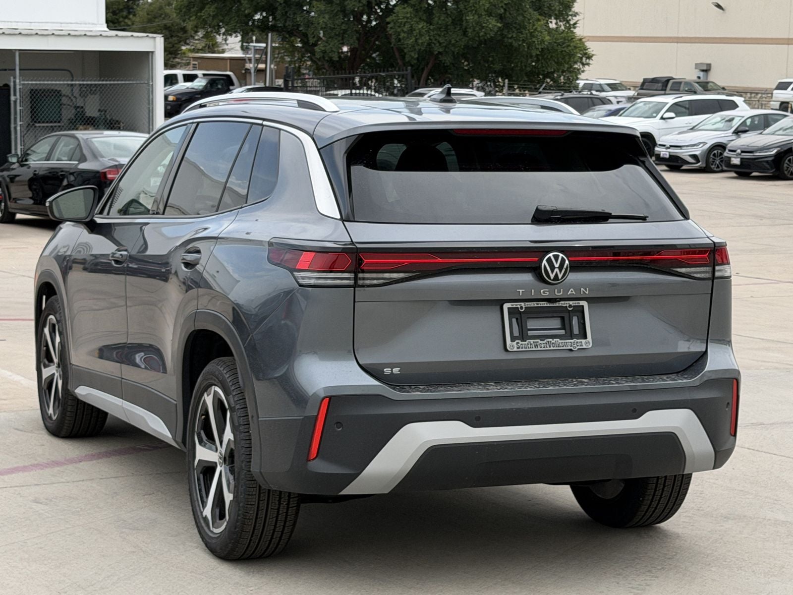 2025 Volkswagen Tiguan 2.0T SE
