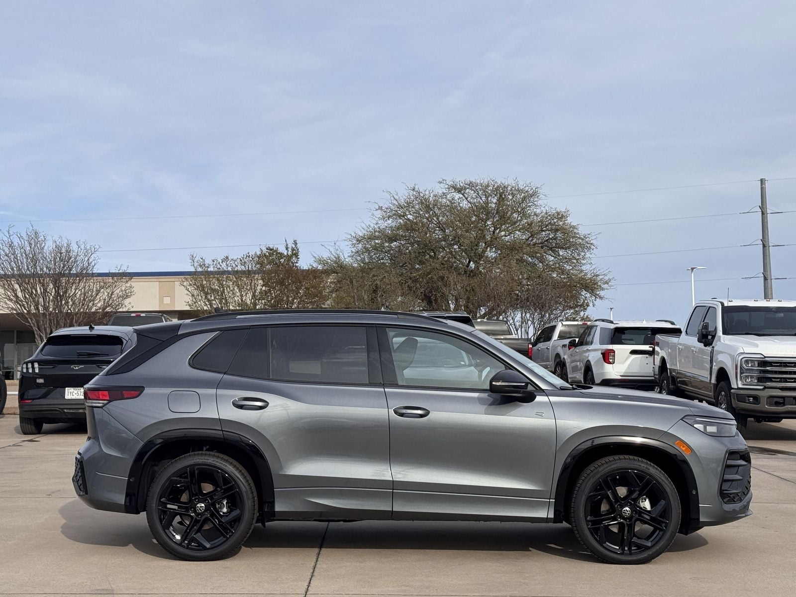 2026 Volkswagen Tiguan 2.0T SE R-Line Black