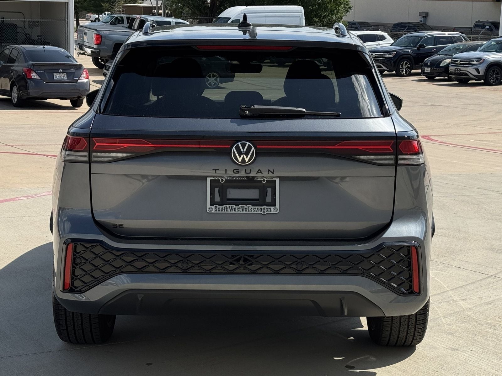 2026 Volkswagen Tiguan 2.0T SE R-Line Black