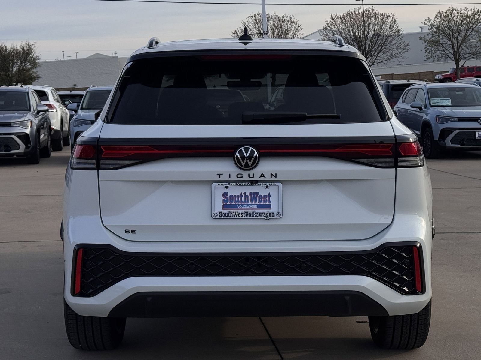 2026 Volkswagen Tiguan 2.0T SE R-Line Black