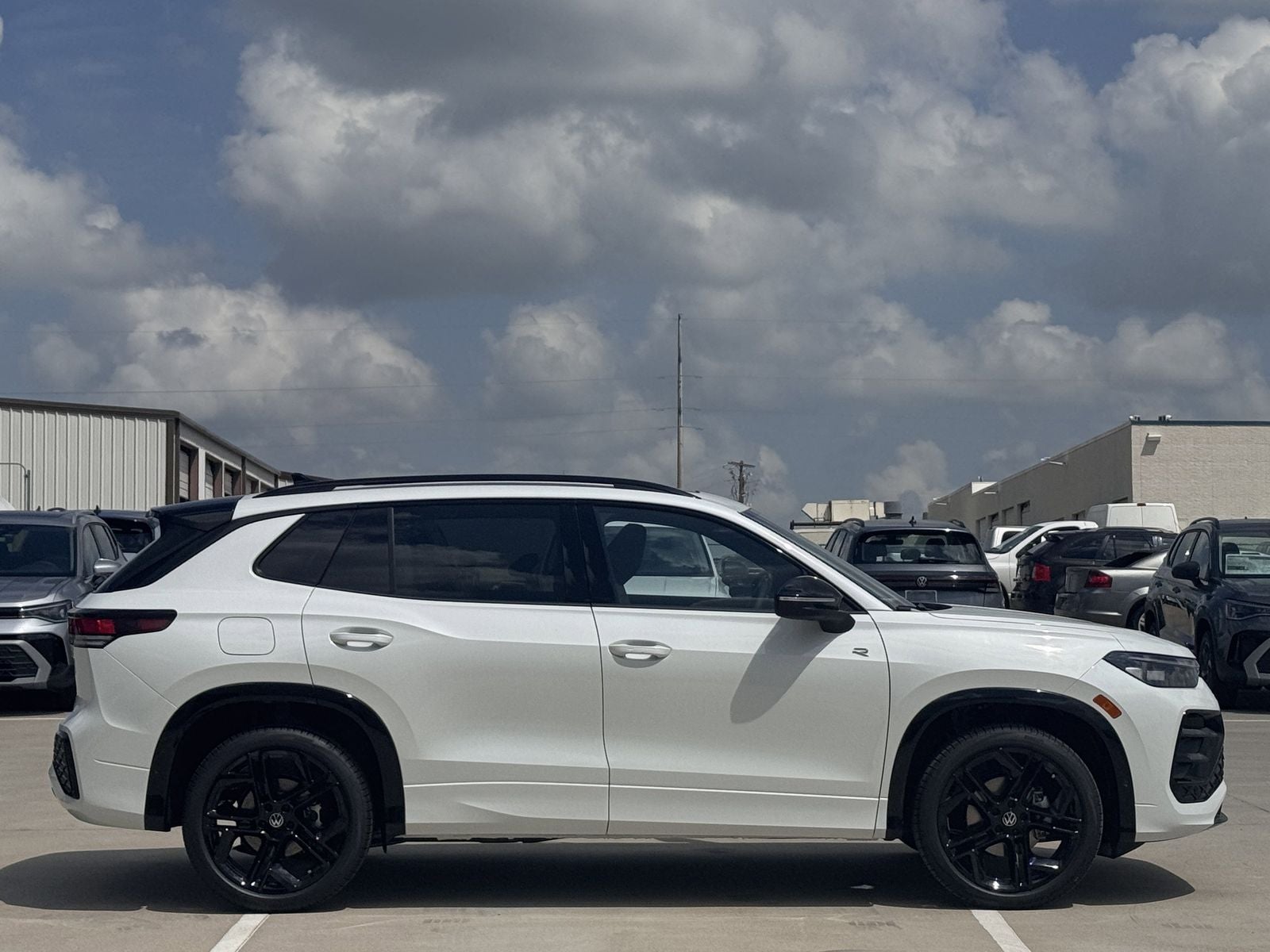 2026 Volkswagen Tiguan 2.0T SE R-Line Black