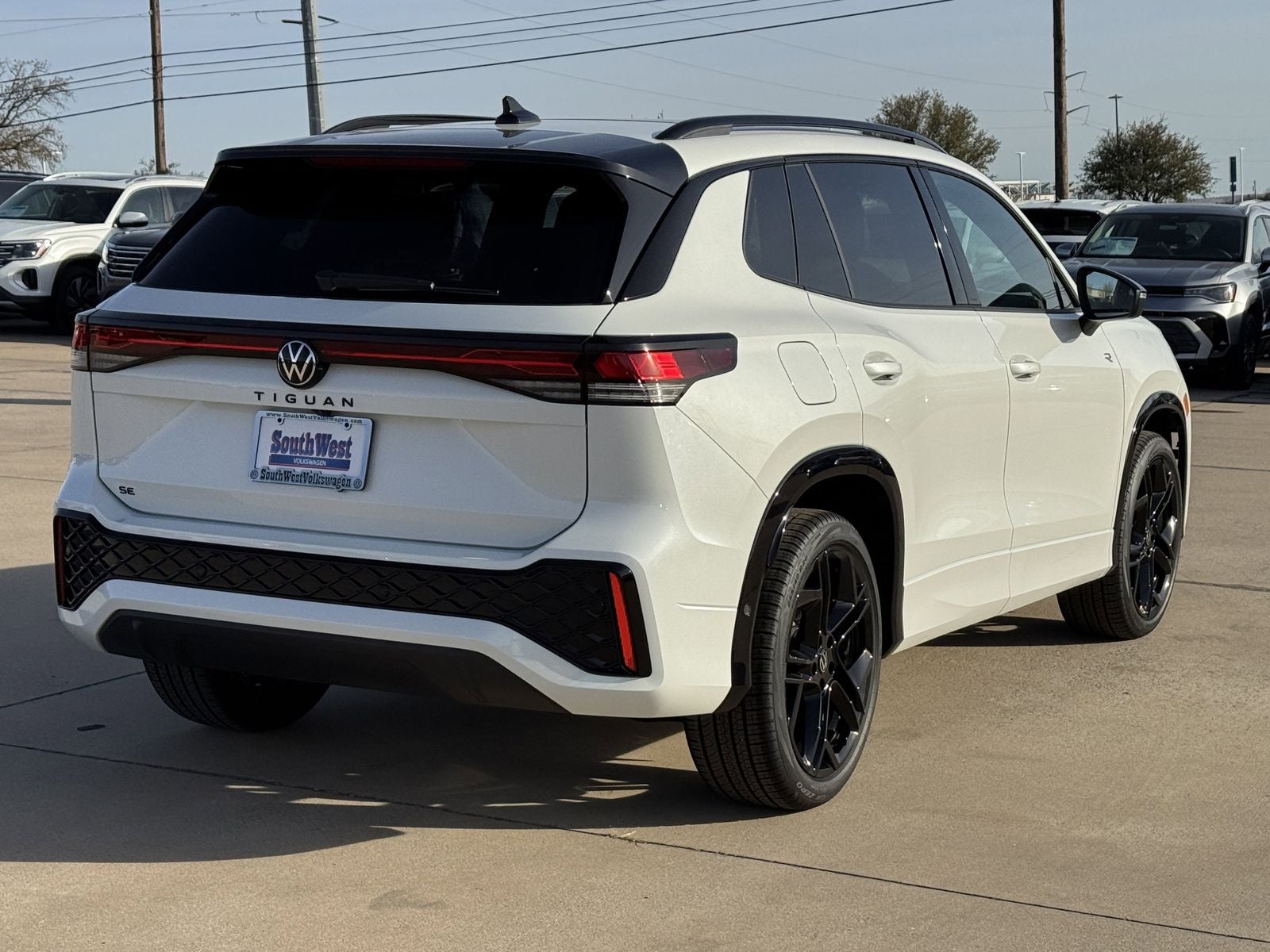 2026 Volkswagen Tiguan 2.0T SE R-Line Black