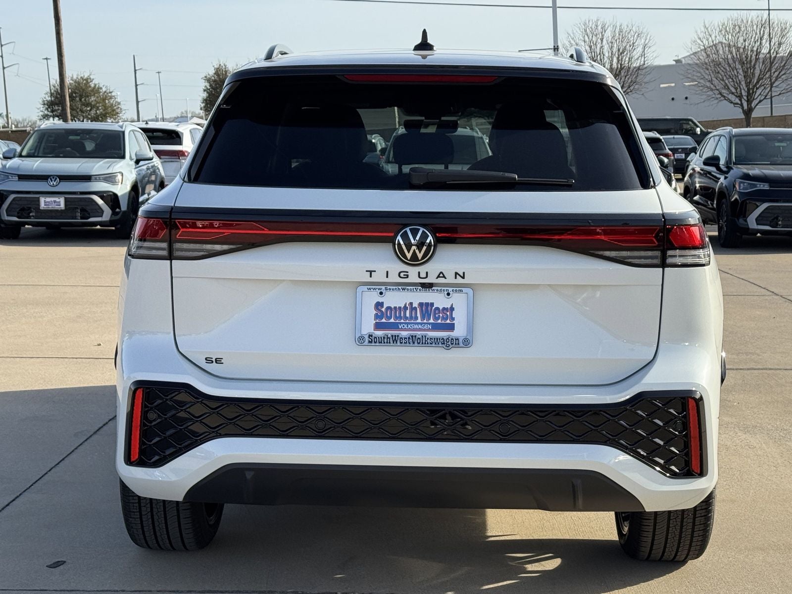 2026 Volkswagen Tiguan 2.0T SE R-Line Black