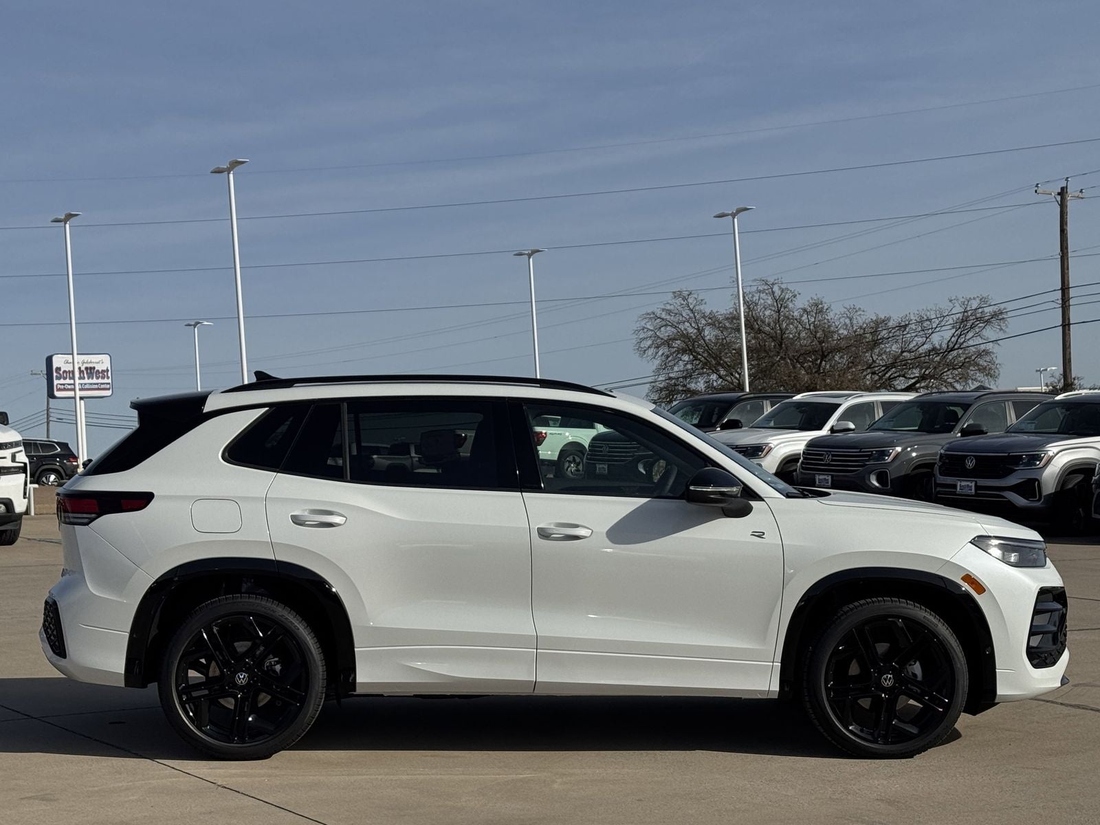 2026 Volkswagen Tiguan 2.0T SE R-Line Black