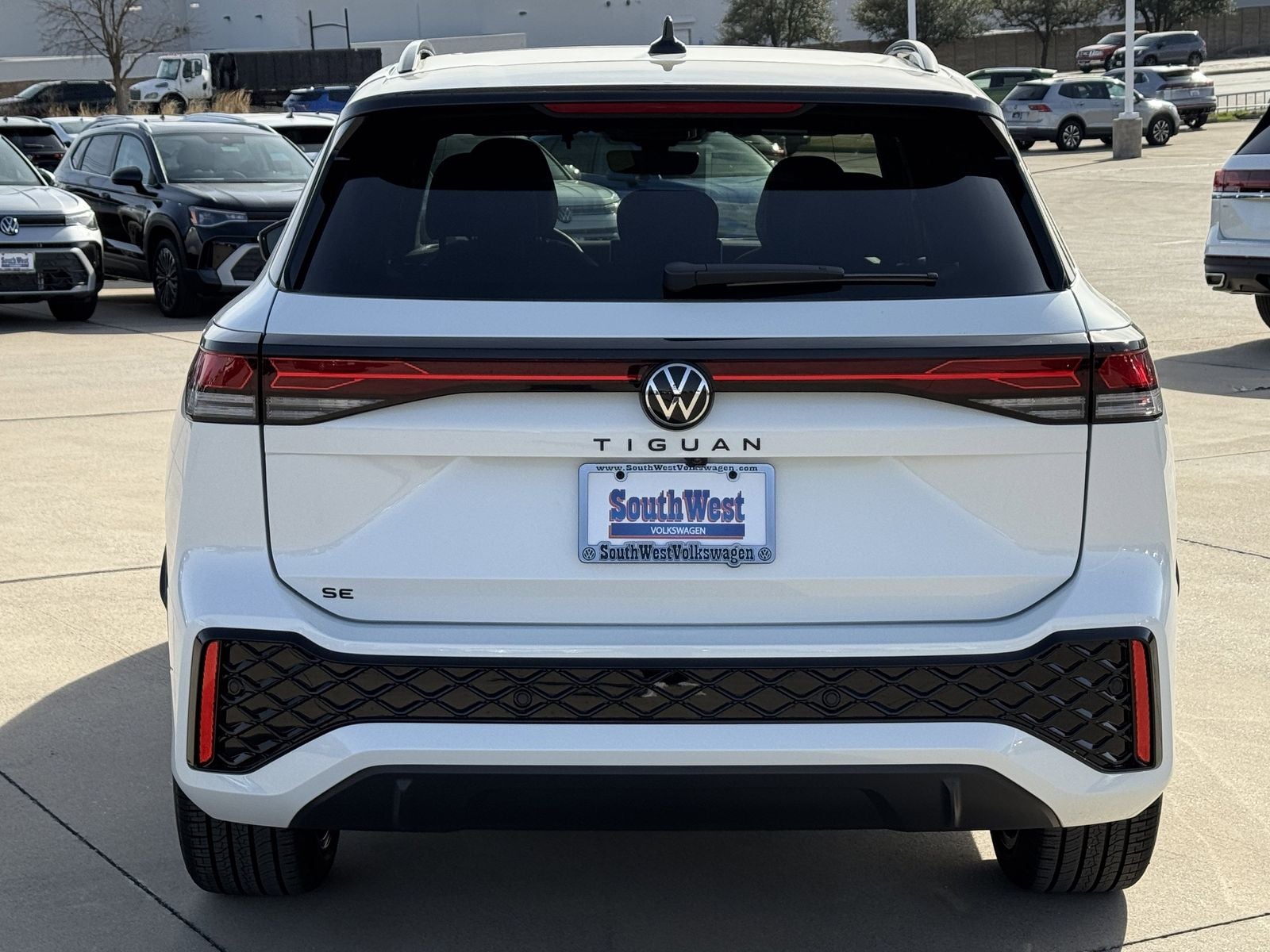 2026 Volkswagen Tiguan 2.0T SE R-Line Black