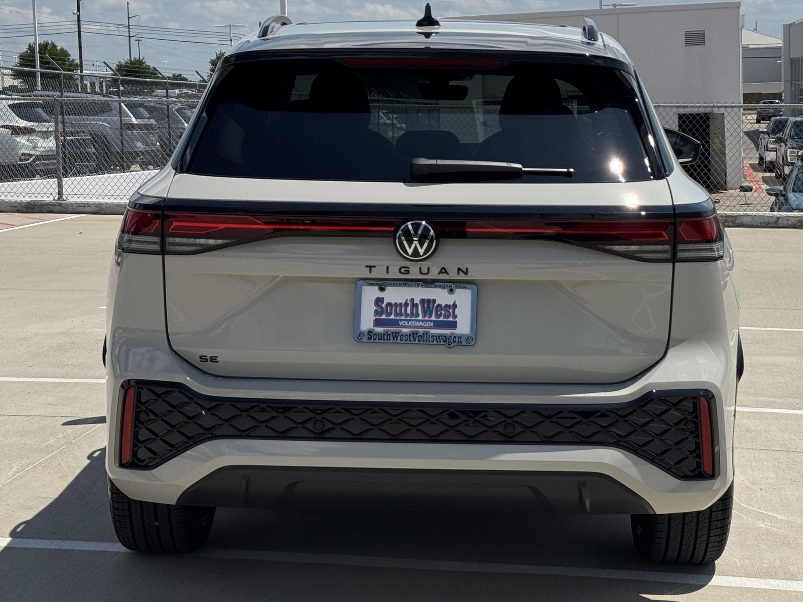 2026 Volkswagen Tiguan 2.0T SE R-Line Black
