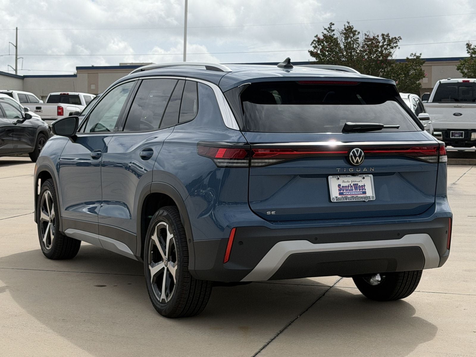 2026 Volkswagen Tiguan 2.0T SE