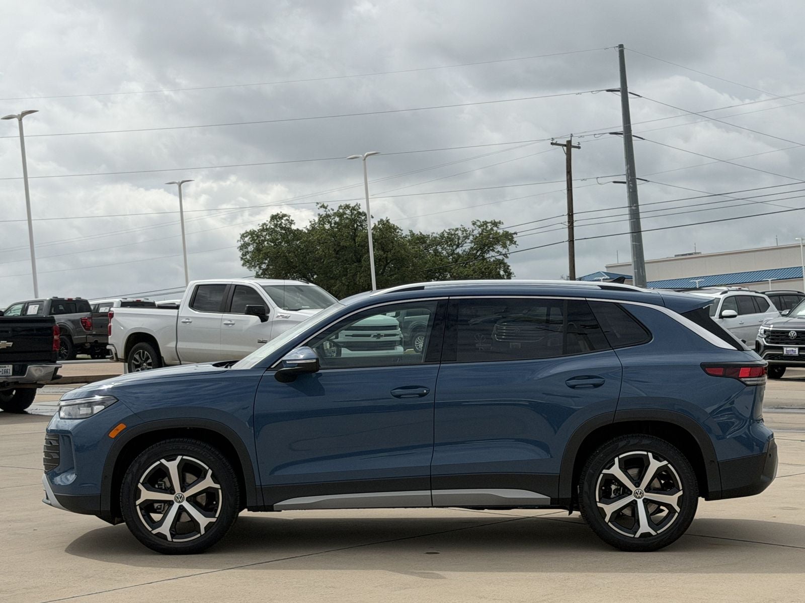 2026 Volkswagen Tiguan 2.0T SE