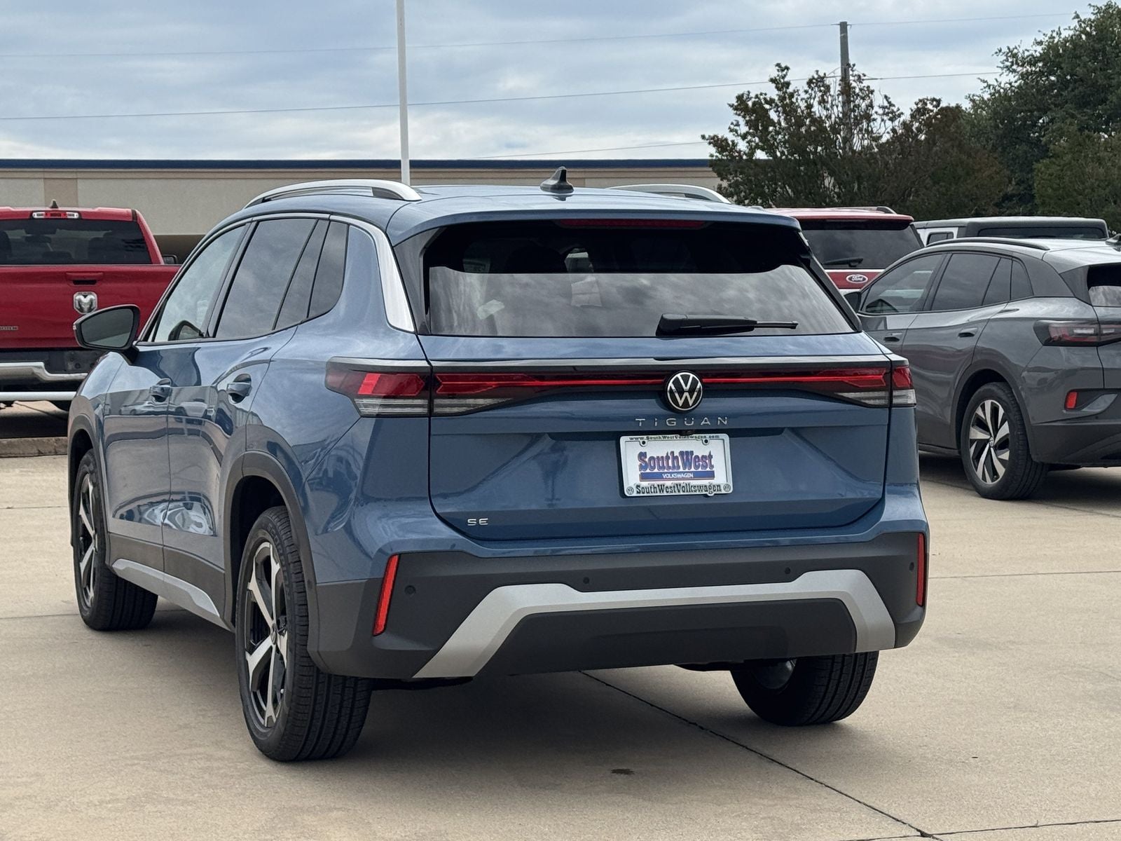 2026 Volkswagen Tiguan 2.0T SE
