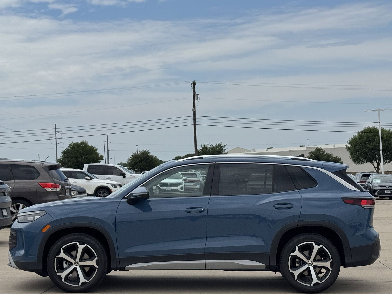 2026 Volkswagen Tiguan 2.0T SE