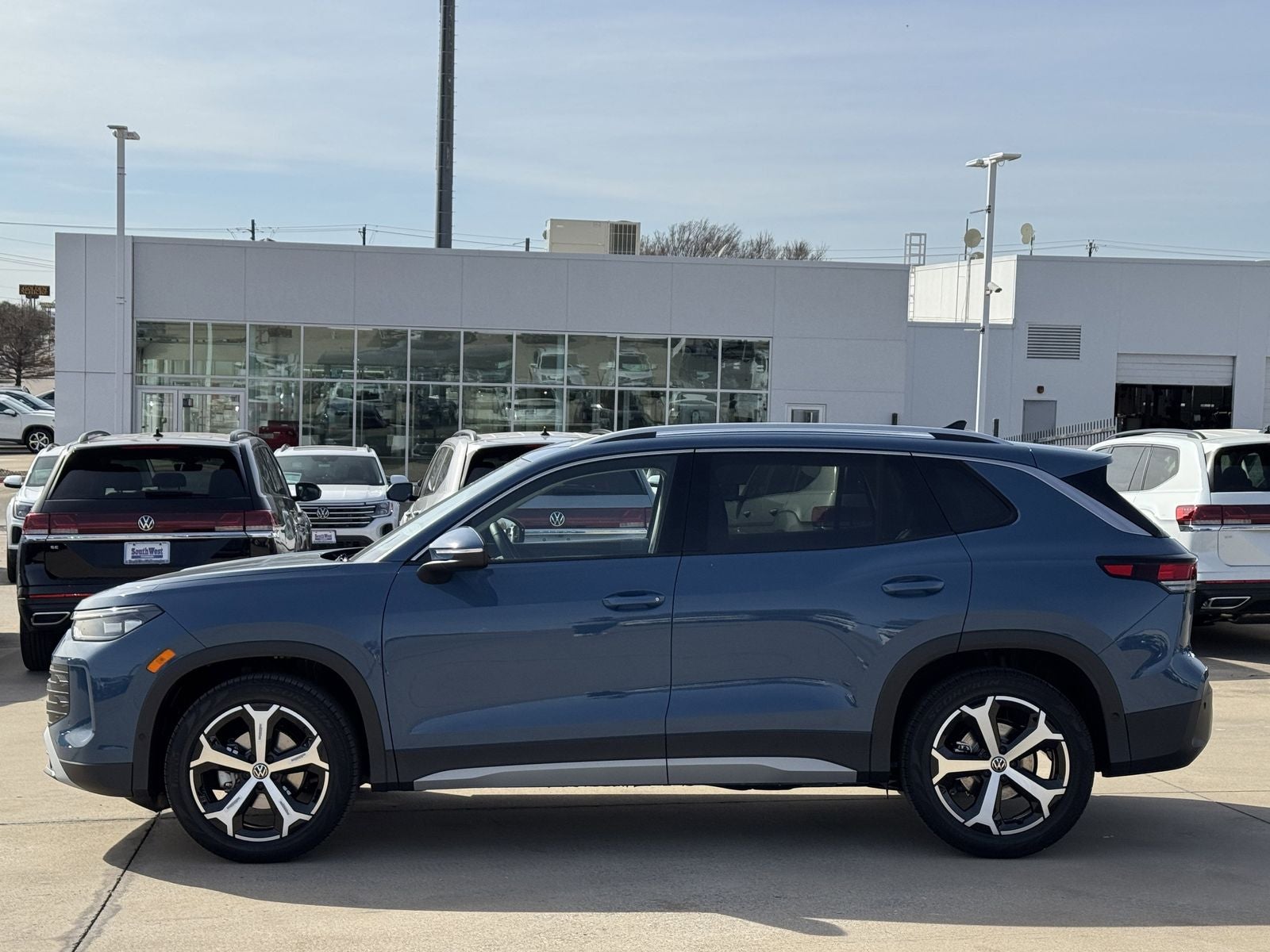 2026 Volkswagen Tiguan 2.0T SE