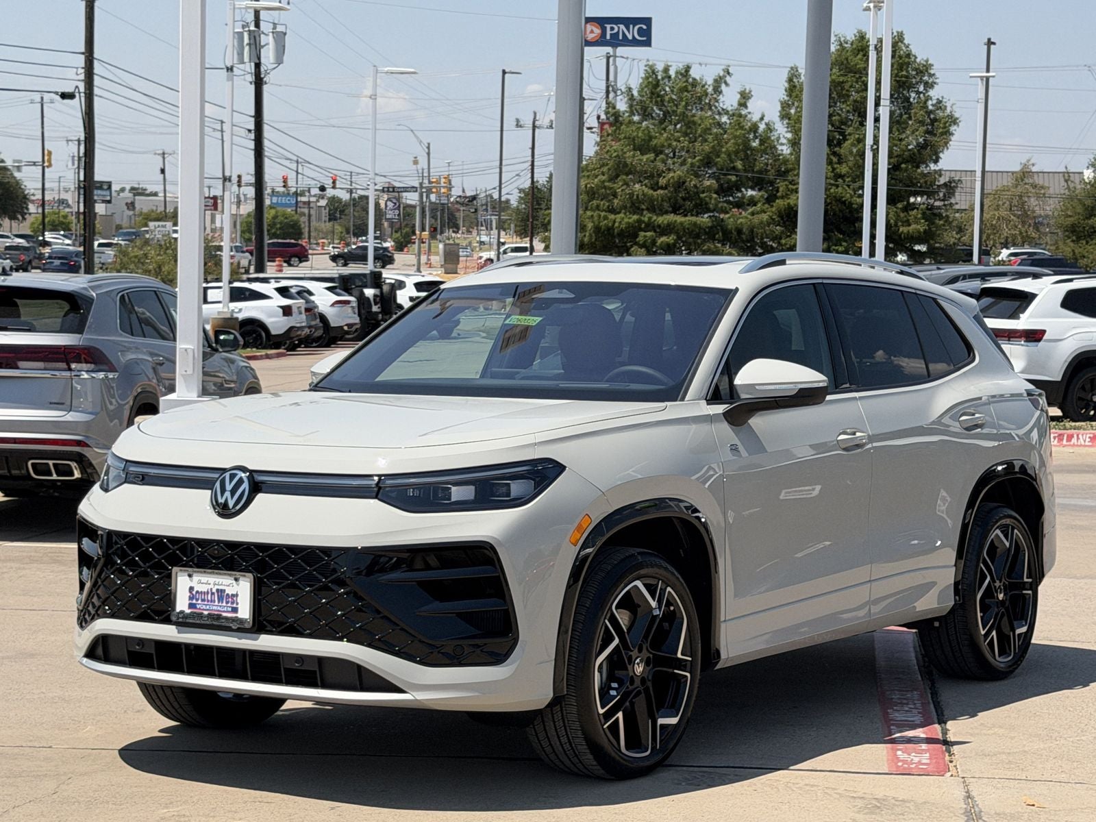 2026 Volkswagen Tiguan 2.0T SEL R-Line Turbo