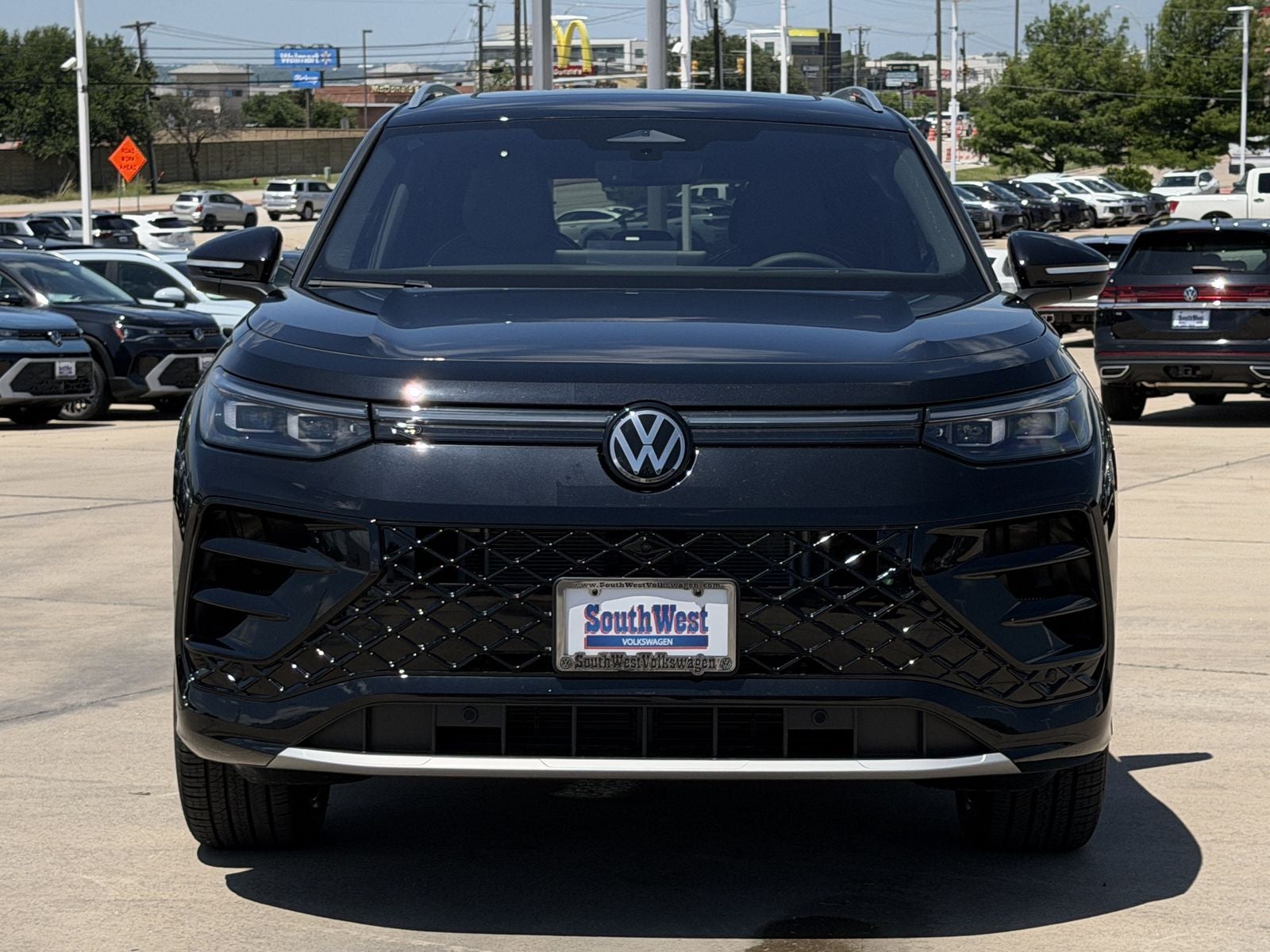 2026 Volkswagen Tiguan 2.0T SEL R-Line