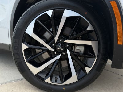 2023 Mitsubishi Outlander Base