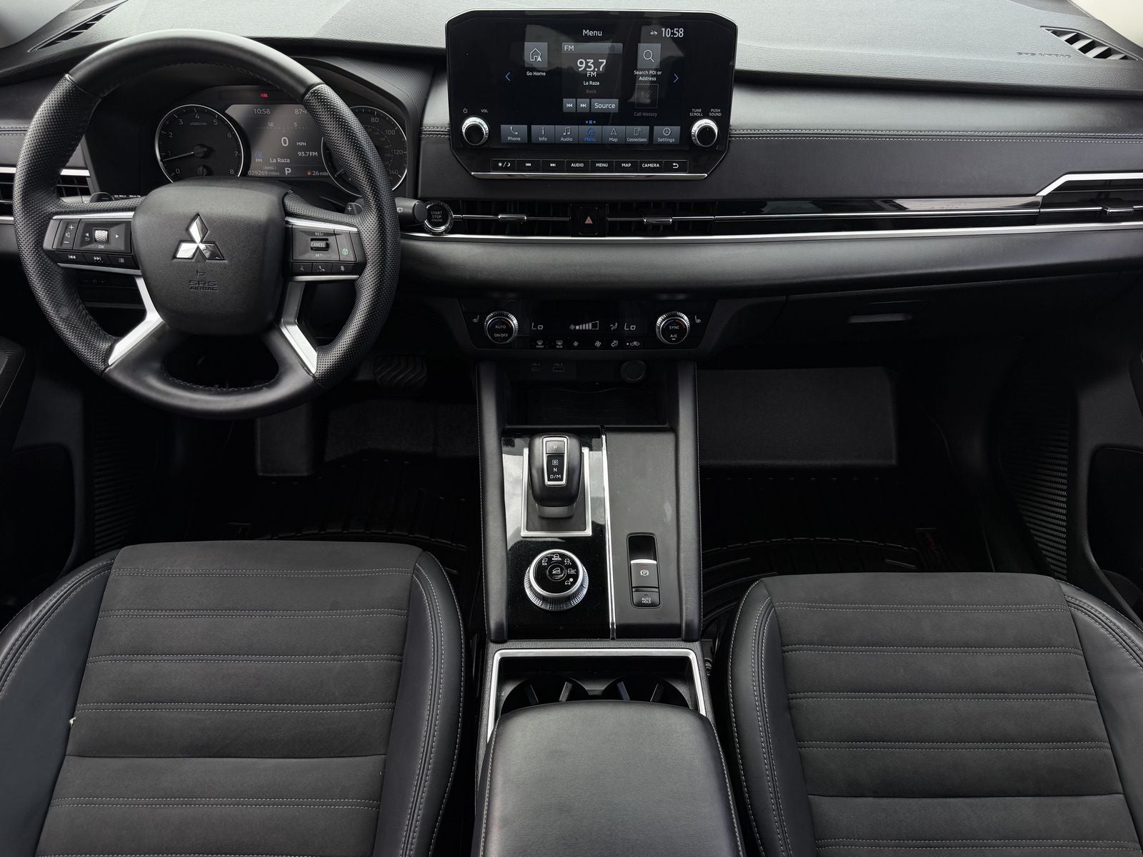 2023 Mitsubishi Outlander Base