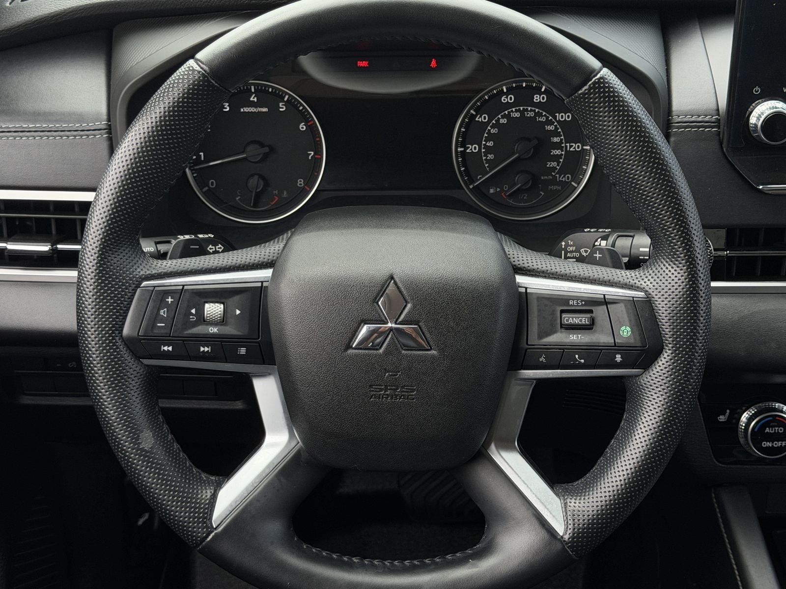 2023 Mitsubishi Outlander Base
