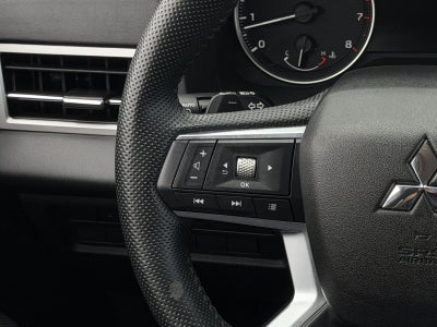 2023 Mitsubishi Outlander Base