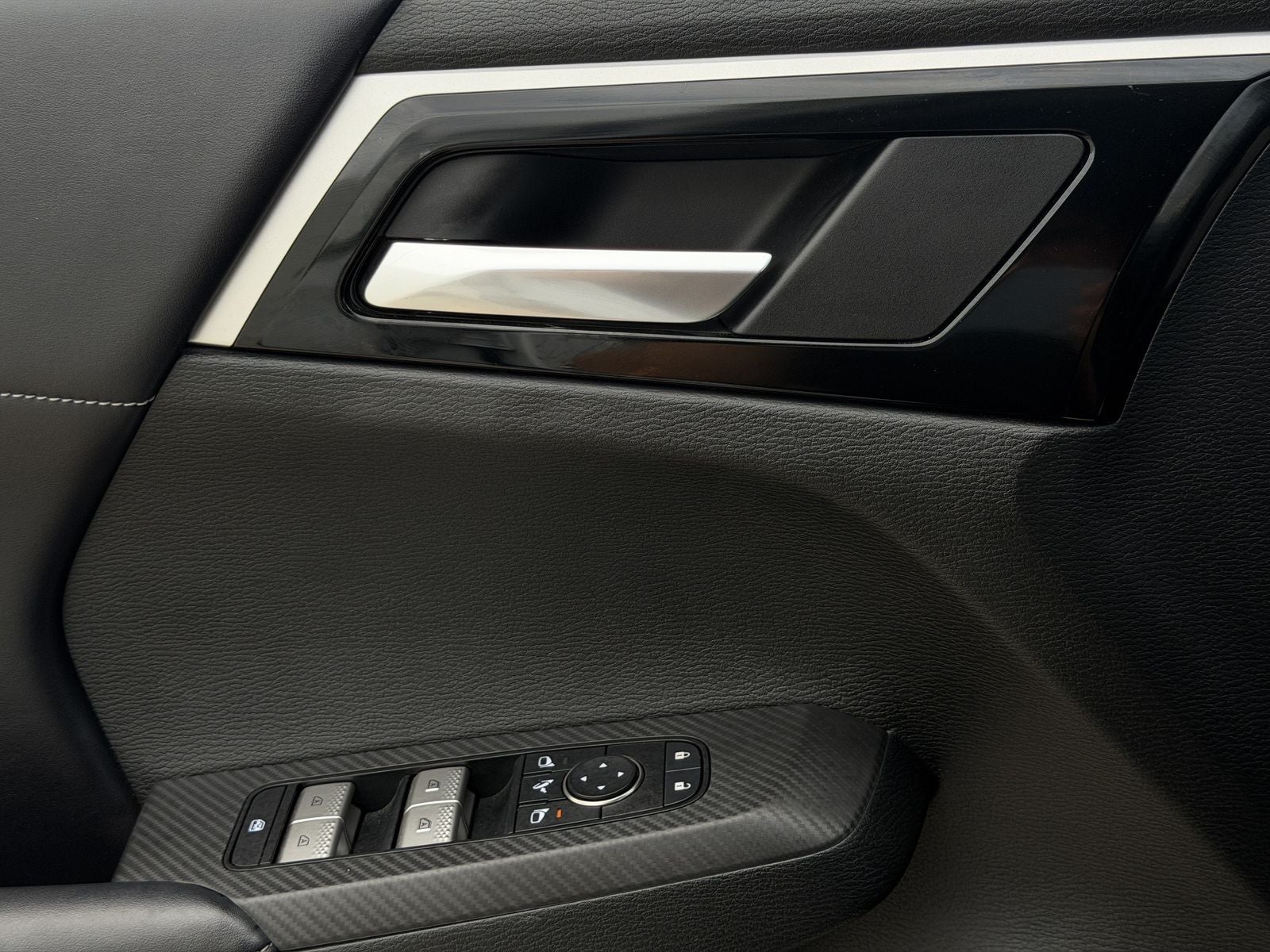 2023 Mitsubishi Outlander Base